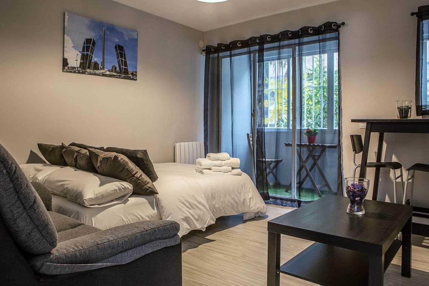 Lovely 3 Bedroom Apartment Next To Fuencarral Madrid Ngoại thất bức ảnh